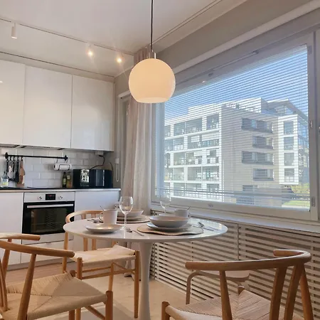 Top-floor 1br & Ac - Metro At Door - 5min To Center Apartamento *