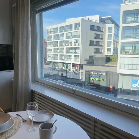 Top-floor 1br & Ac - Metro At Door - 5min To Center Apartamento Helsínquia