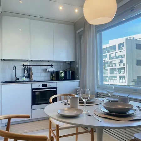 Lejlighed Top-floor 1br & Ac - Metro At Door - 5min To Center *