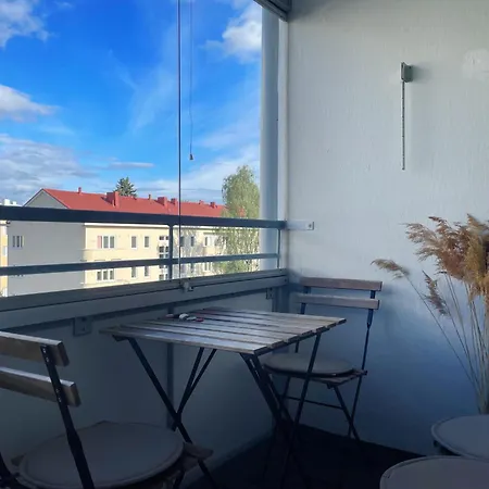 Apartamento Top-floor 1br & Ac - Metro At Door - 5min To Center Helsínquia