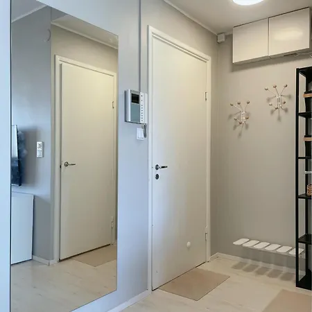 Top-floor 1br & Ac - Metro At Door - 5min To Center