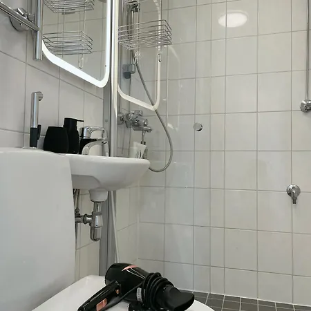 Top-floor 1br & Ac - Metro At Door - 5min To Center *