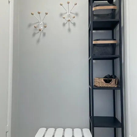 Lejlighed Top-floor 1br & Ac - Metro At Door - 5min To Center