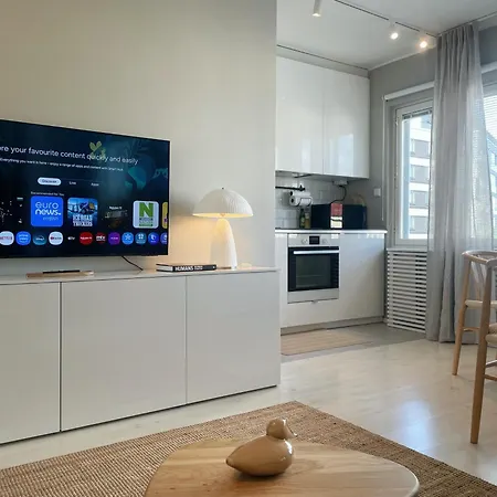 Top-floor 1br & Ac - Metro At Door - 5min To Center *